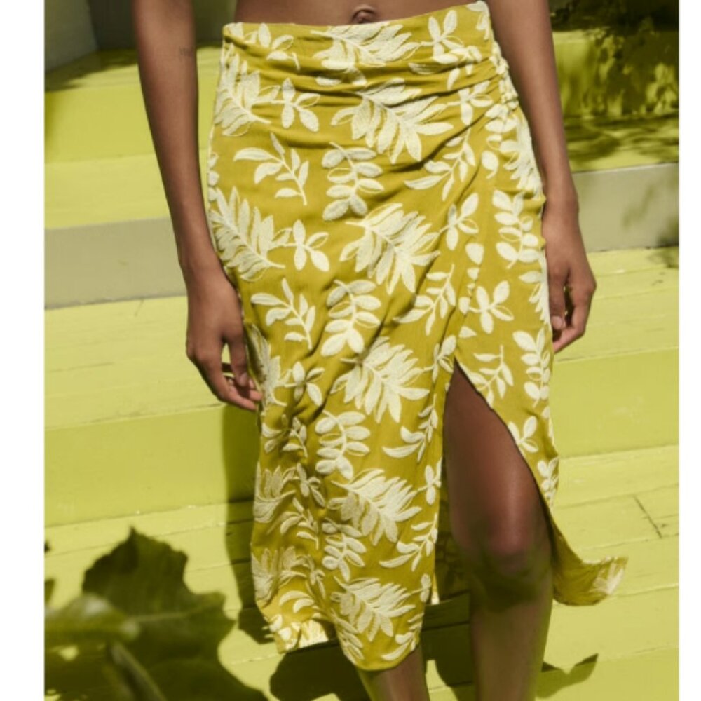 Zara Woman Embroidered Leaves Chartreuse Skirt Size S Small